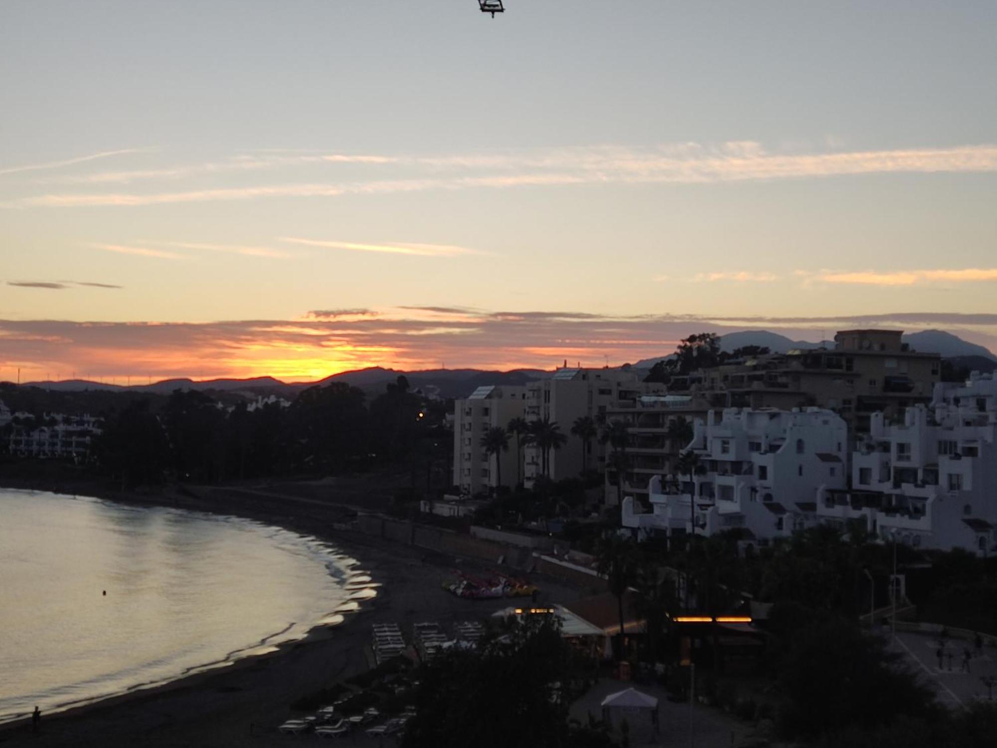 Appartamento Front Sea View Penthouse Estepona Esterno foto